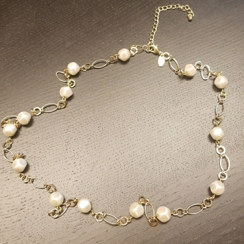 Pearl necklace (matching earrings & bracelet)
